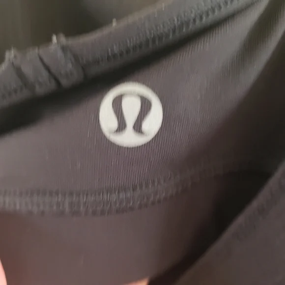 Lululemon Tank With Built In Bra - Racerback Size 8 - Picture 5 of 11